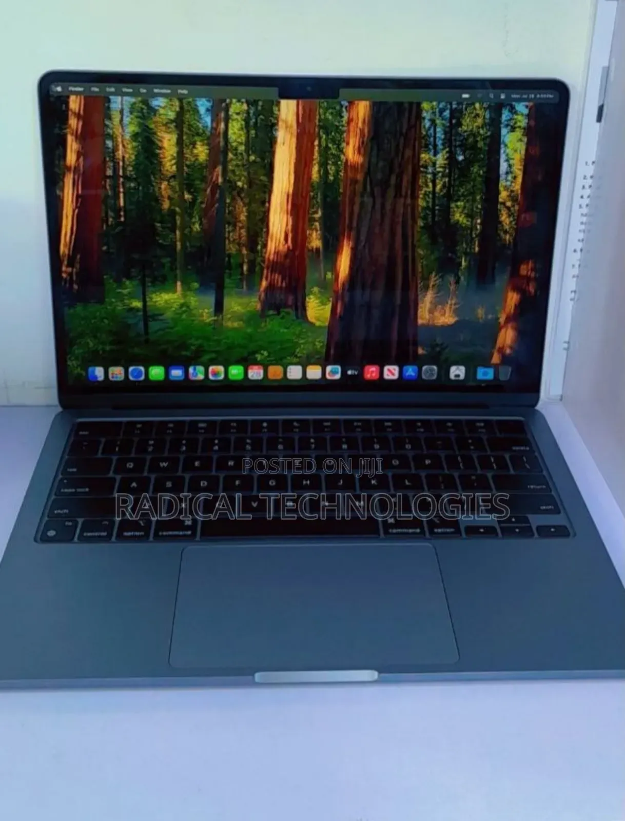 New Laptop Apple MacBook Air 2022 M2 16GB Intel Core I7 SSD 256GB