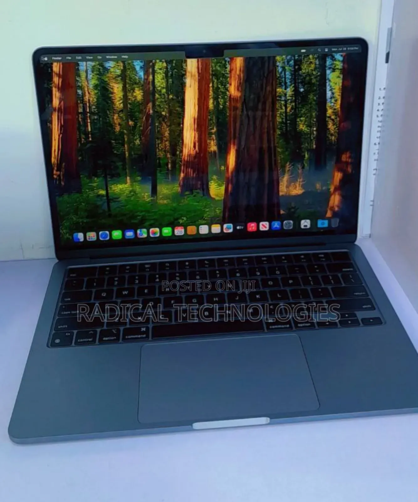 New Laptop Apple MacBook Air 2022 M2 16GB Intel Core I7 SSD 256GB