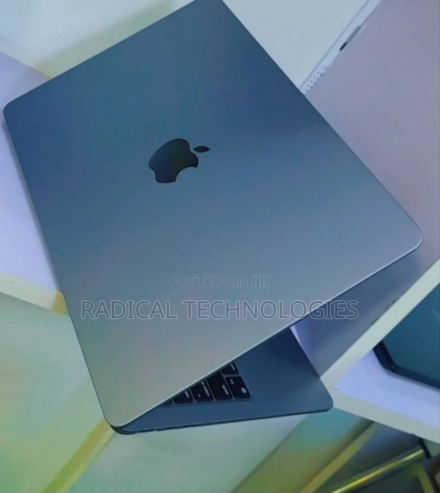 New Laptop Apple MacBook Air 2022 M2 16GB Intel Core I7 SSD 256GB