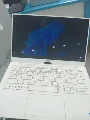 New Laptop Dell XPS 13 8GB Intel Core I5 SSD 256GB