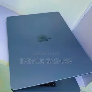 New Laptop Apple MacBook 16GB Intel Core I9 SSD 256GB