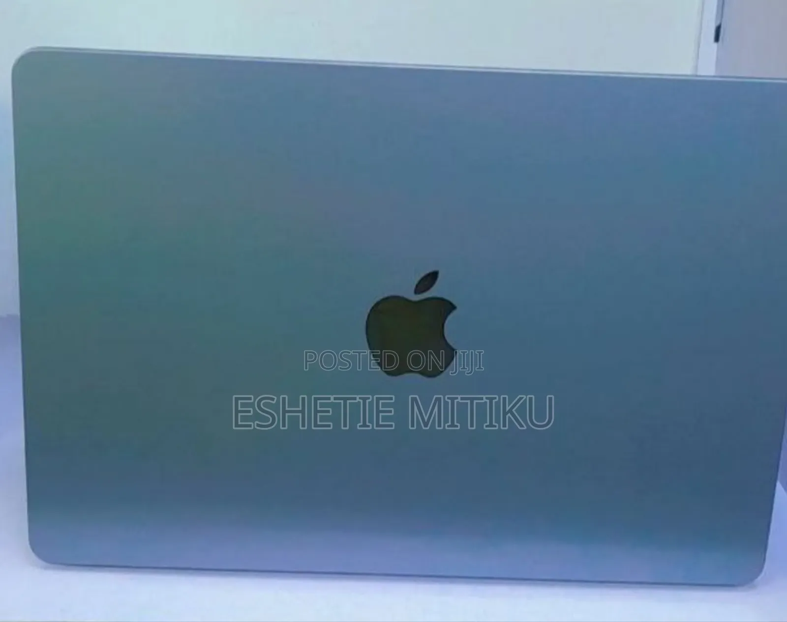 New Laptop Apple MacBook Air 2022 M2 16GB Intel Core I7 SSD 256GB