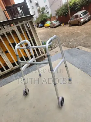 Photo - Walker With Frontal Wheel Medical真是walker鋊我top Walker