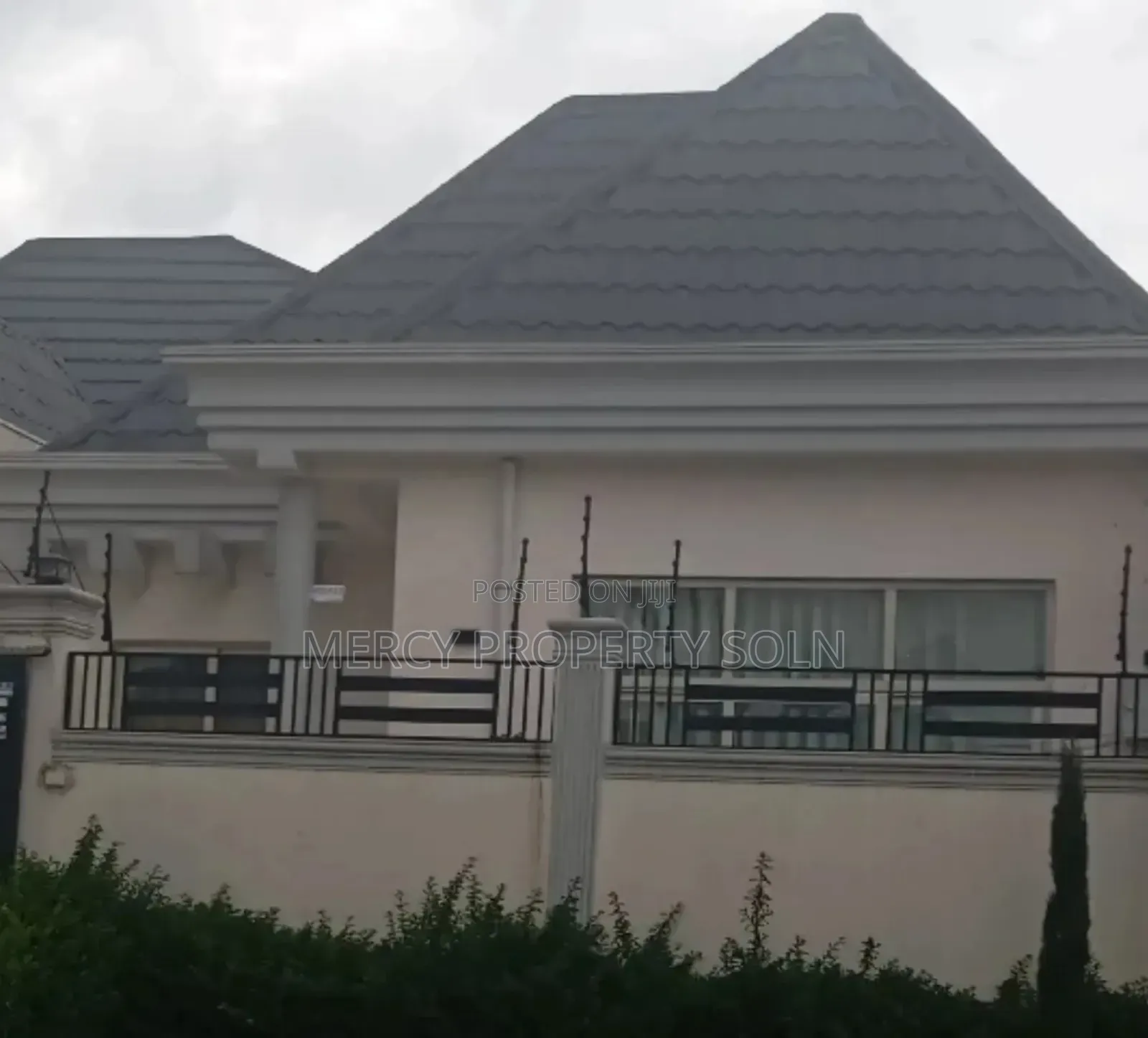 5bdrm Villa in Bole for rent