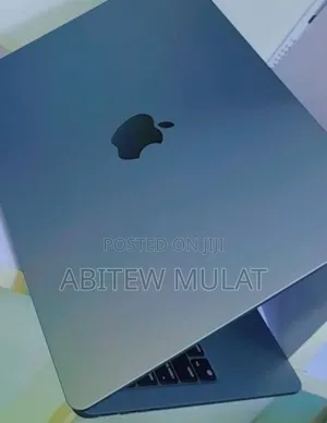 New Laptop Apple MacBook Air 2022 M2 16GB Apple M2 SSD 256GB