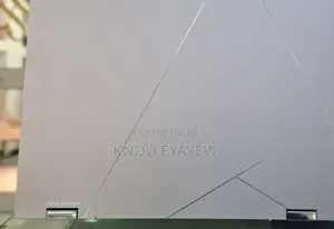 New Laptop Asus ZenBook 13 UX331UN 16GB Intel Core I7 SSD 1T