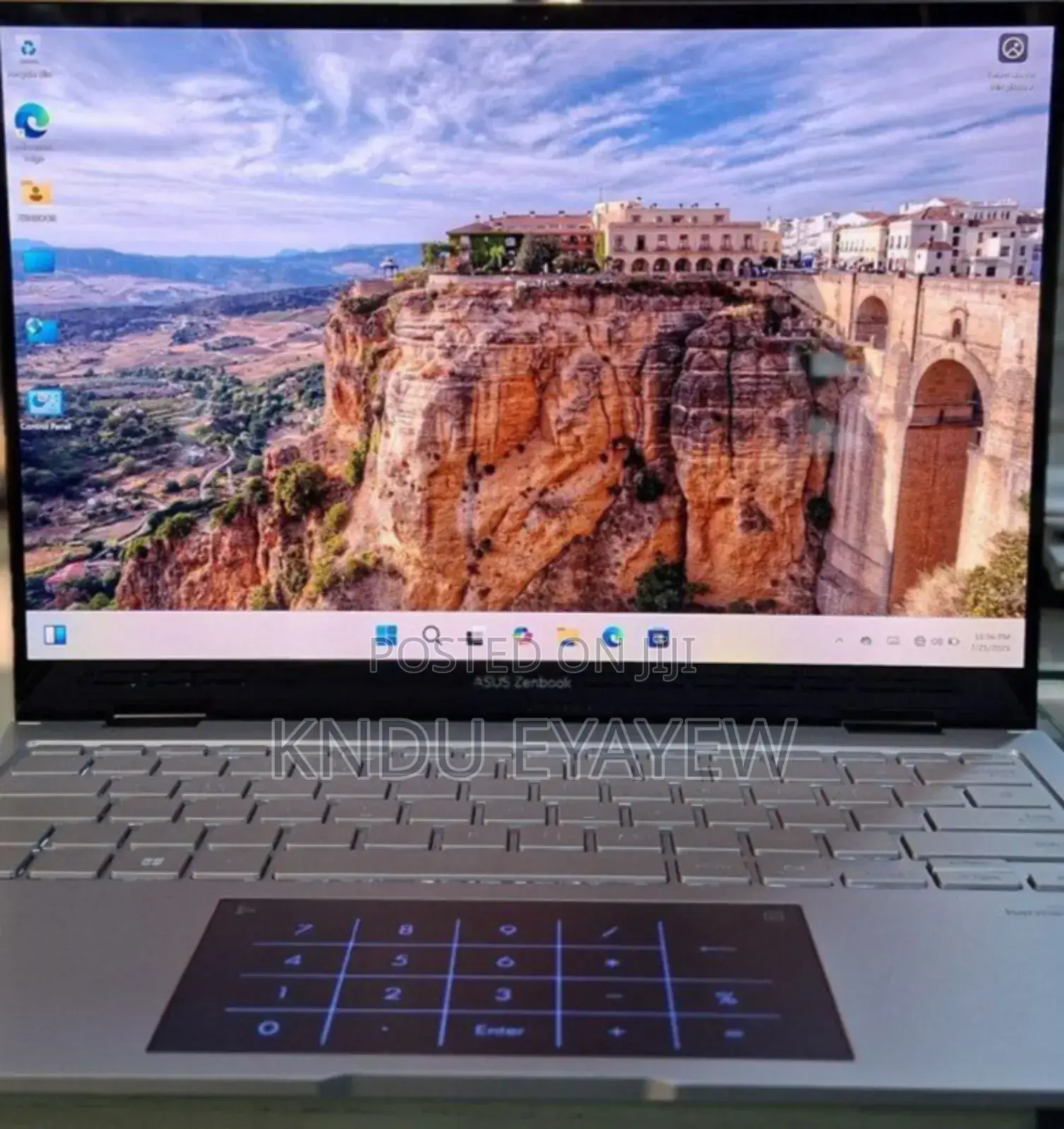 New Laptop Asus ZenBook 13 UX331UN 16GB Intel Core I7 SSD 1T