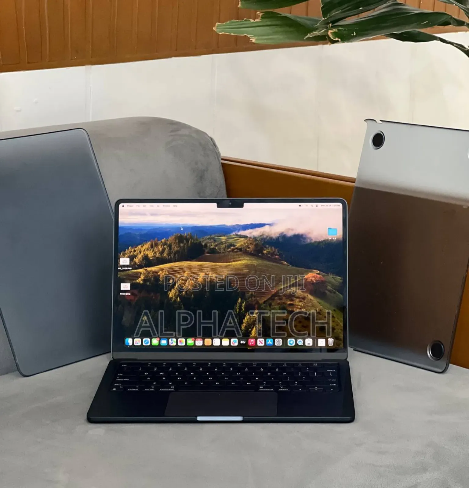 New Laptop Apple MacBook Air 2022 M2 8GB Apple M2 SSD 256GB