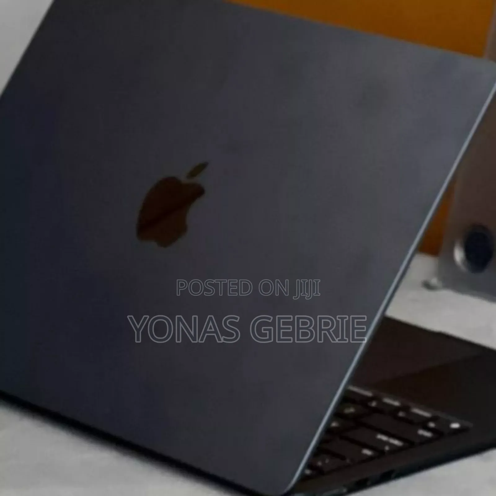 New Laptop Apple MacBook Air 2022 M2 8GB Apple M2 SSD 256GB