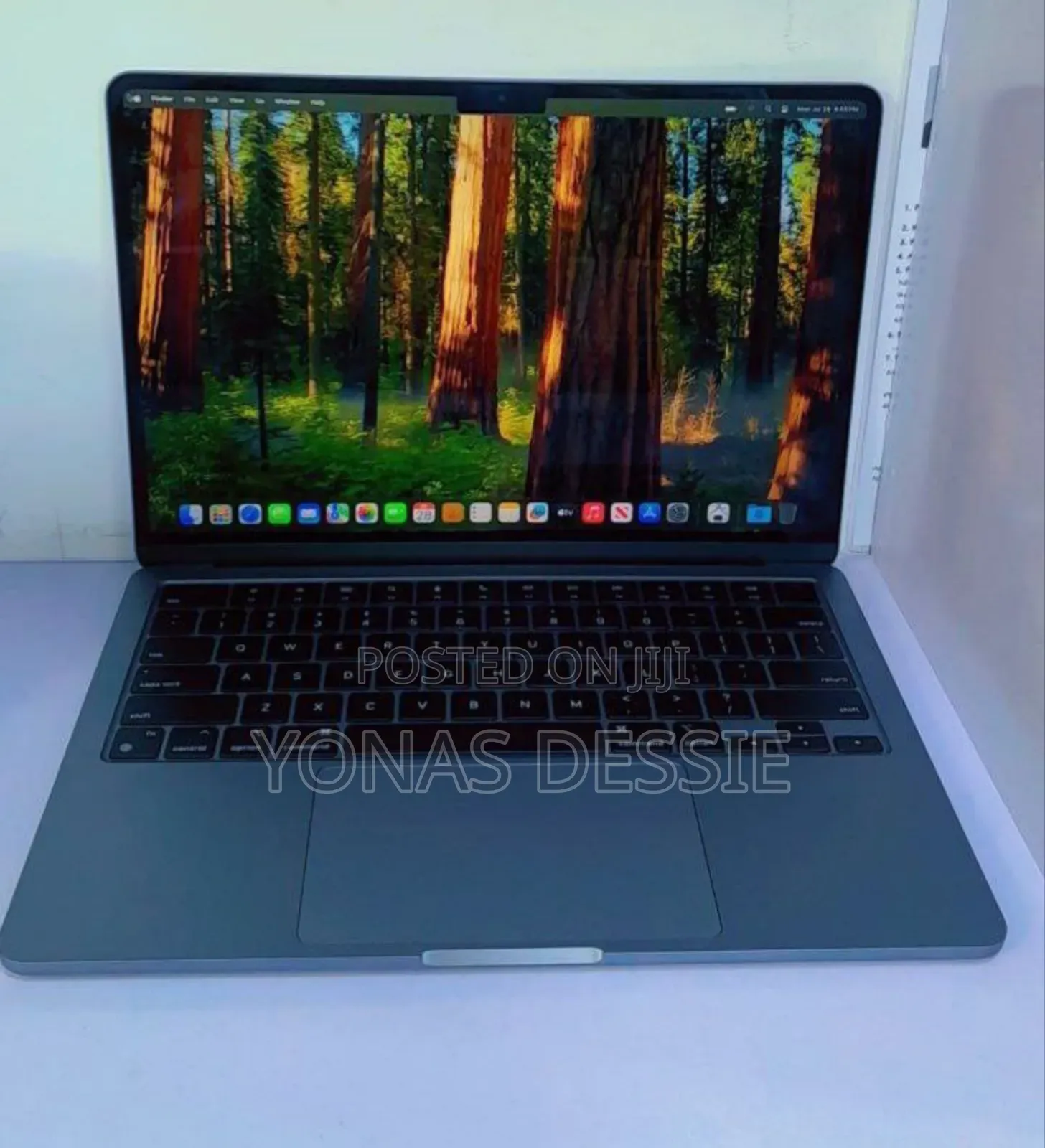 New Laptop Apple MacBook Air 2022 M2 16GB SSD 256GB