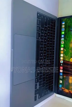 New Laptop Apple MacBook Air 2022 M2 16GB SSD 256GB