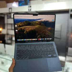 New Laptop Apple MacBook 8GB Intel Core I5 SSD 256GB