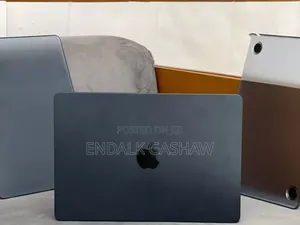 New Laptop Apple MacBook 8GB Intel Core I5 SSD 256GB