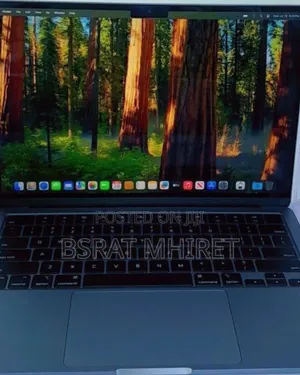 Photo - New Laptop Apple MacBook Air 2022 M2 16GB Apple M2 SSD 256GB