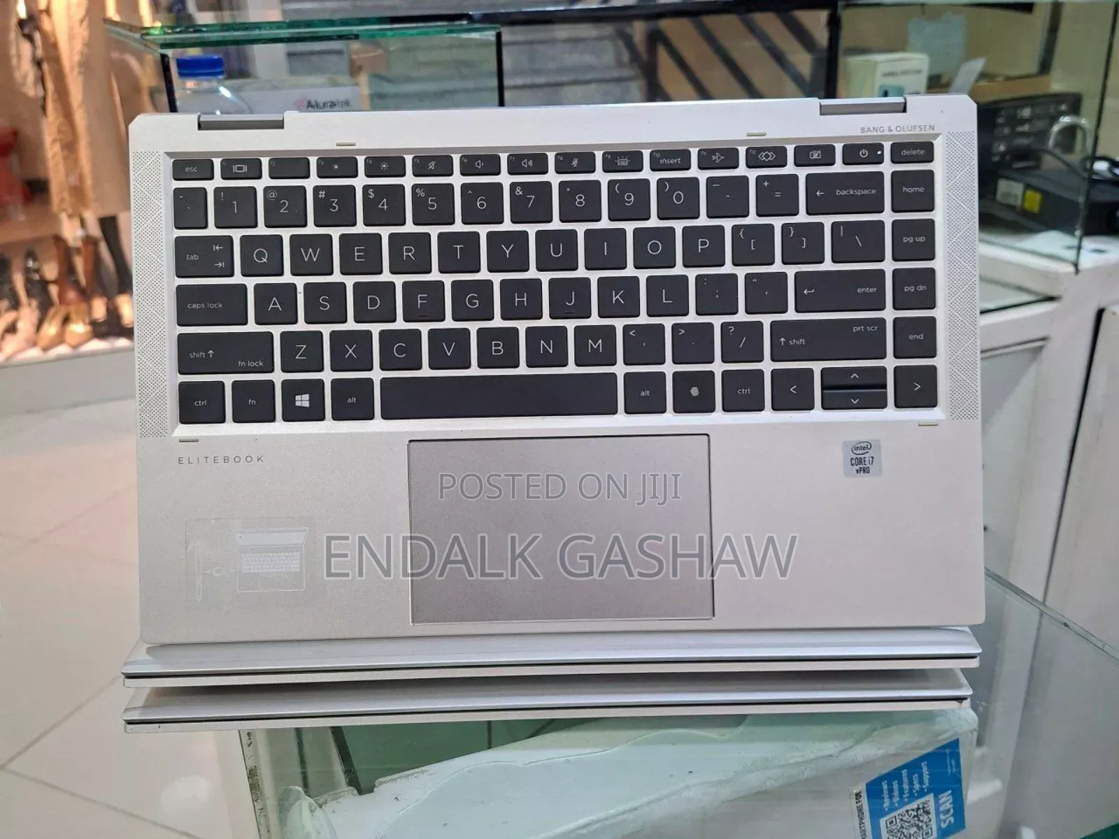 New Laptop HP Spectra 13 16GB Intel Core I7 SSD 512GB