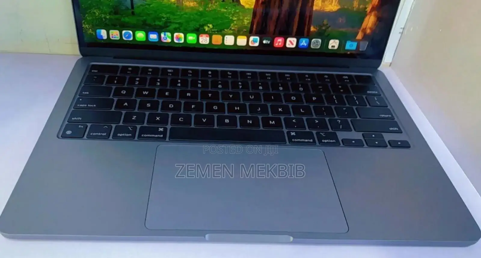 New Laptop Apple MacBook Air 2023 M2 16GB Intel Core I7 SSD 256GB