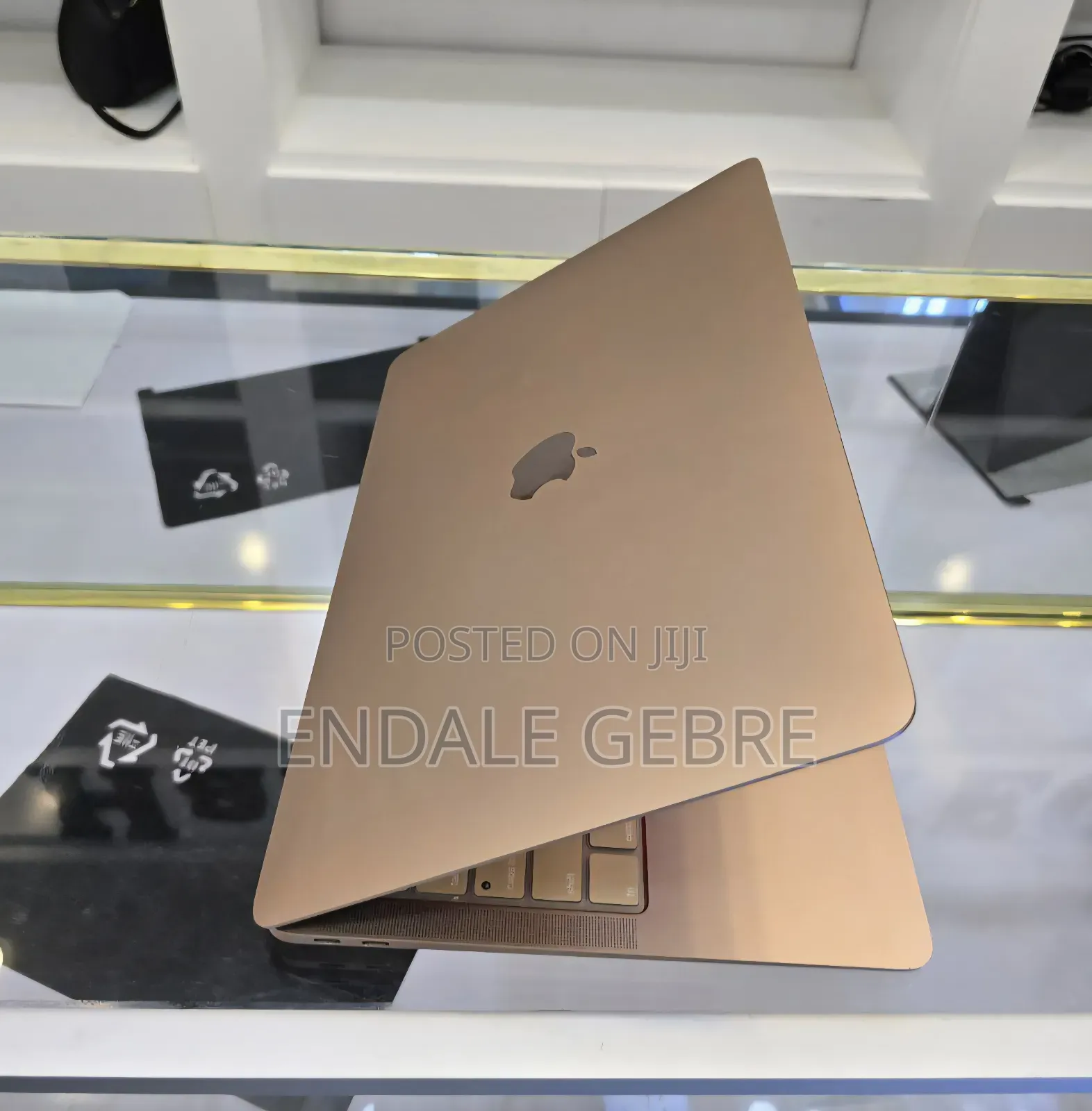 New Laptop Apple MacBook Air 2020 M1 8GB Apple M1 SSD 256GB