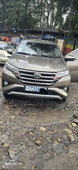 Photo - Toyota Rush 2023 Beige