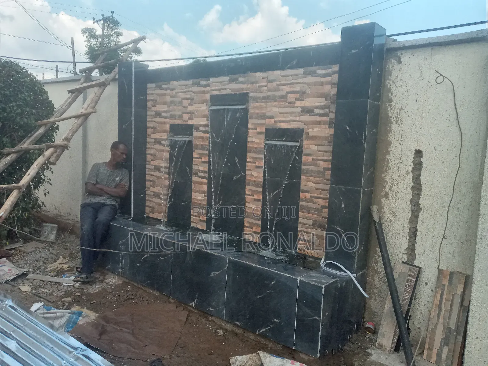 Wall Fountain የግድግዳ ፋውንቴን