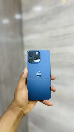 Photo - Apple iPhone 15 Pro 128 GB Blue