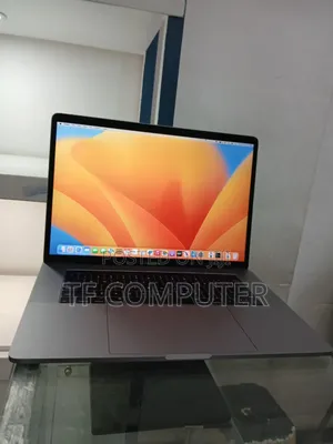 New Laptop Apple MacBook Pro 2017 16GB Intel Core I7 SSD 512GB