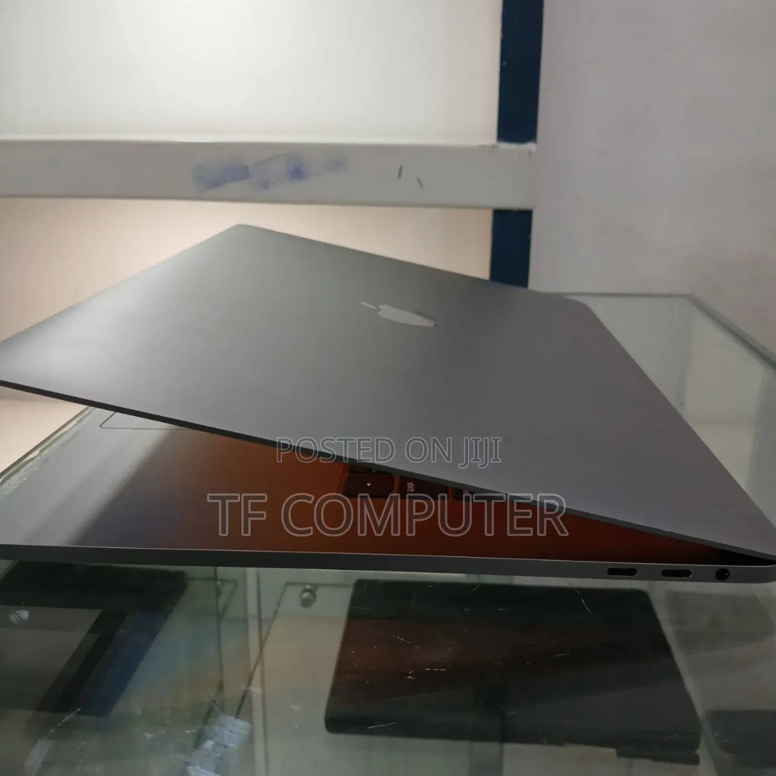 New Laptop Apple MacBook Pro 2017 16GB Intel Core I7 SSD 512GB