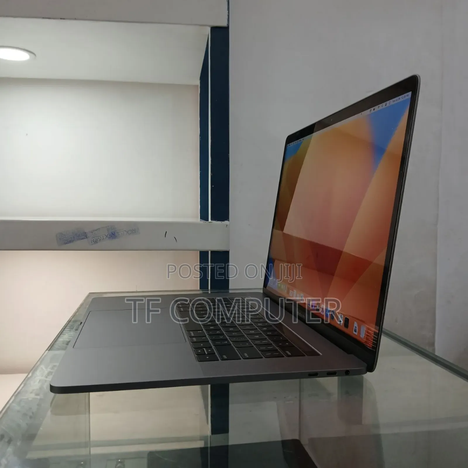 New Laptop Apple MacBook Pro 2017 16GB Intel Core I7 SSD 512GB