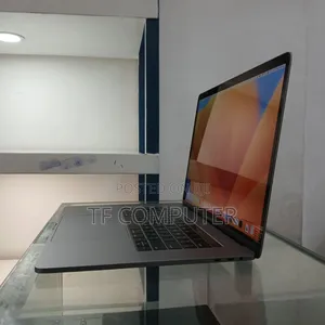 New Laptop Apple MacBook Pro 2017 16GB Intel Core I7 SSD 512GB