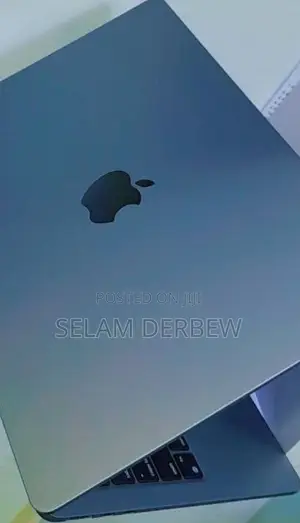 New Laptop Apple MacBook Air 2022 M2 16GB Apple M2 SSD 256GB