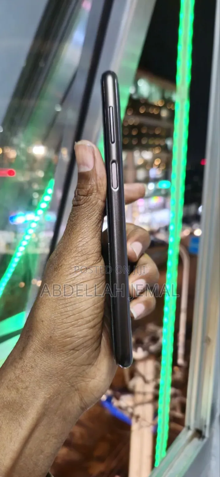 New Samsung Galaxy M33 128 GB Gold