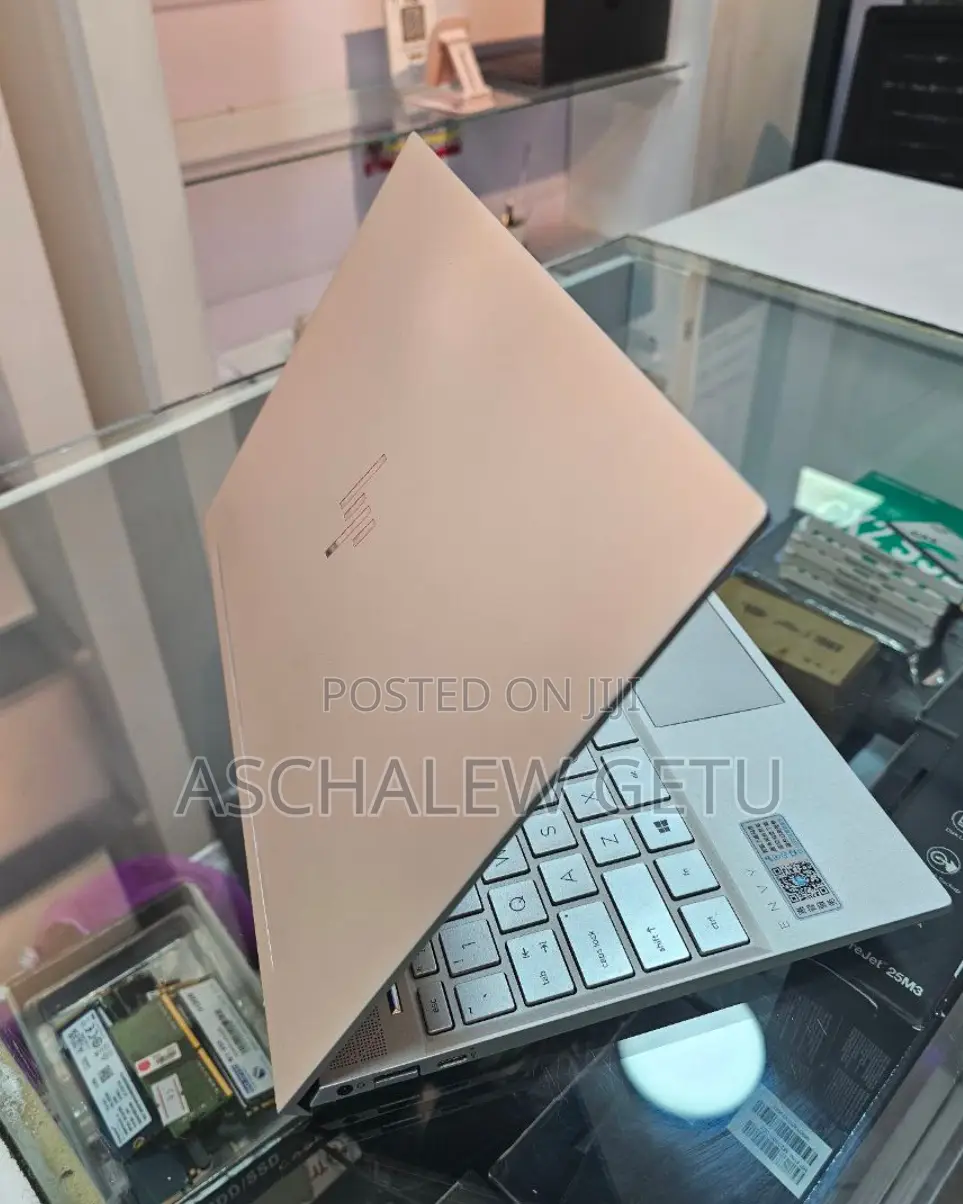 New Laptop HP Envy X360 8GB Intel Core I5 SSD 1T