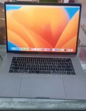 Photo - New Laptop Apple MacBook Pro 2017 16GB Intel Core I7 SSD 512GB