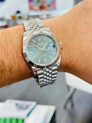 Photo - Rolex Datejust 41 126334 Mint Green Dial Jubilee Band Box