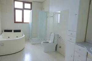 6bdrm Villa in Bole for rent