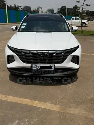 Photo - Hyundai Tucson SE 2022 White
