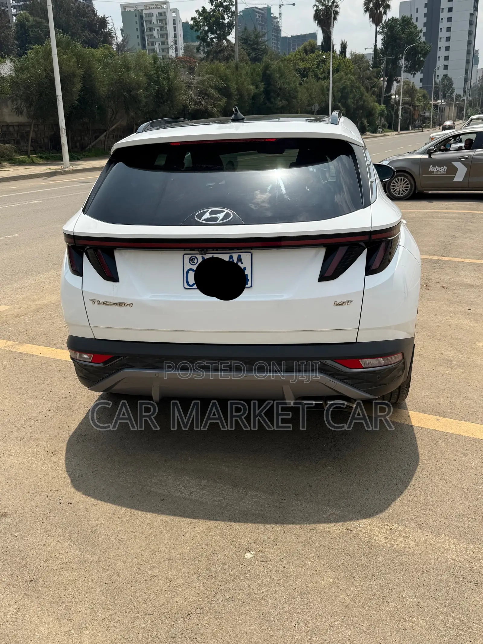 Hyundai Tucson SE 2022 White