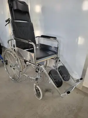 Wheelchair嗇坦features Adjustable Footrests妒妒wheelchairووwheel