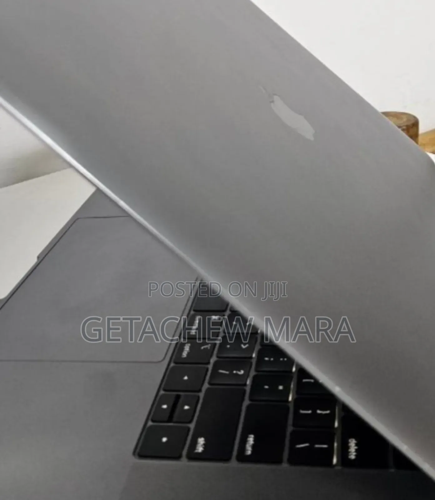 New Laptop Apple MacBook 2018 16GB Intel Core I7 SSD 512GB