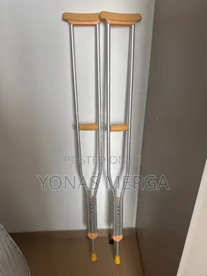 Photo - Detachable Underarm Crutches፭羽crutches凶崩adjustable Crutches