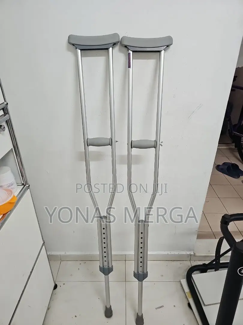 Crutches//Crunch ክራንች(Like Ankle, Knee, or Leg Injuries)
