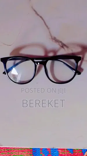 Photo - Black Sunglass