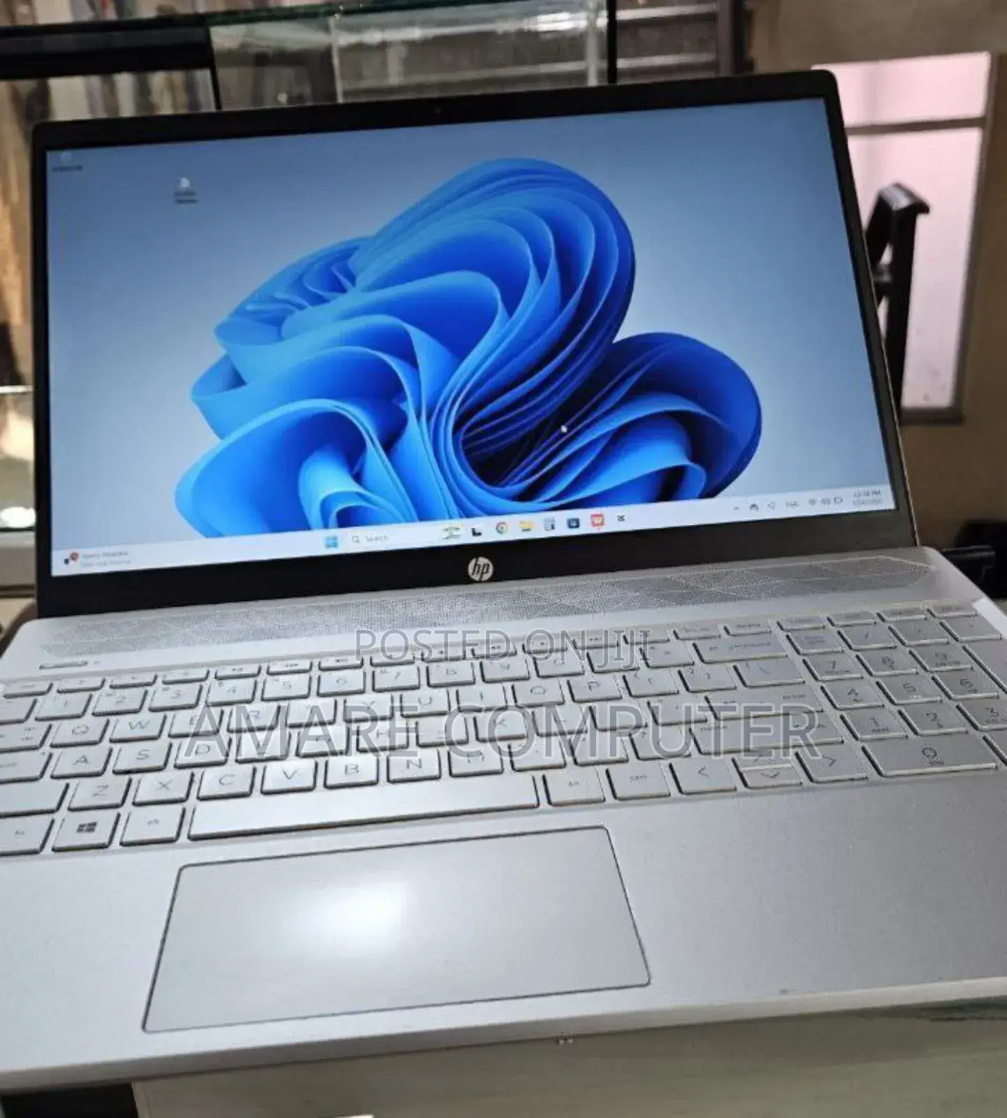 New Laptop HP Pavilion 15 8GB AMD Ryzen 3 SSD 256GB