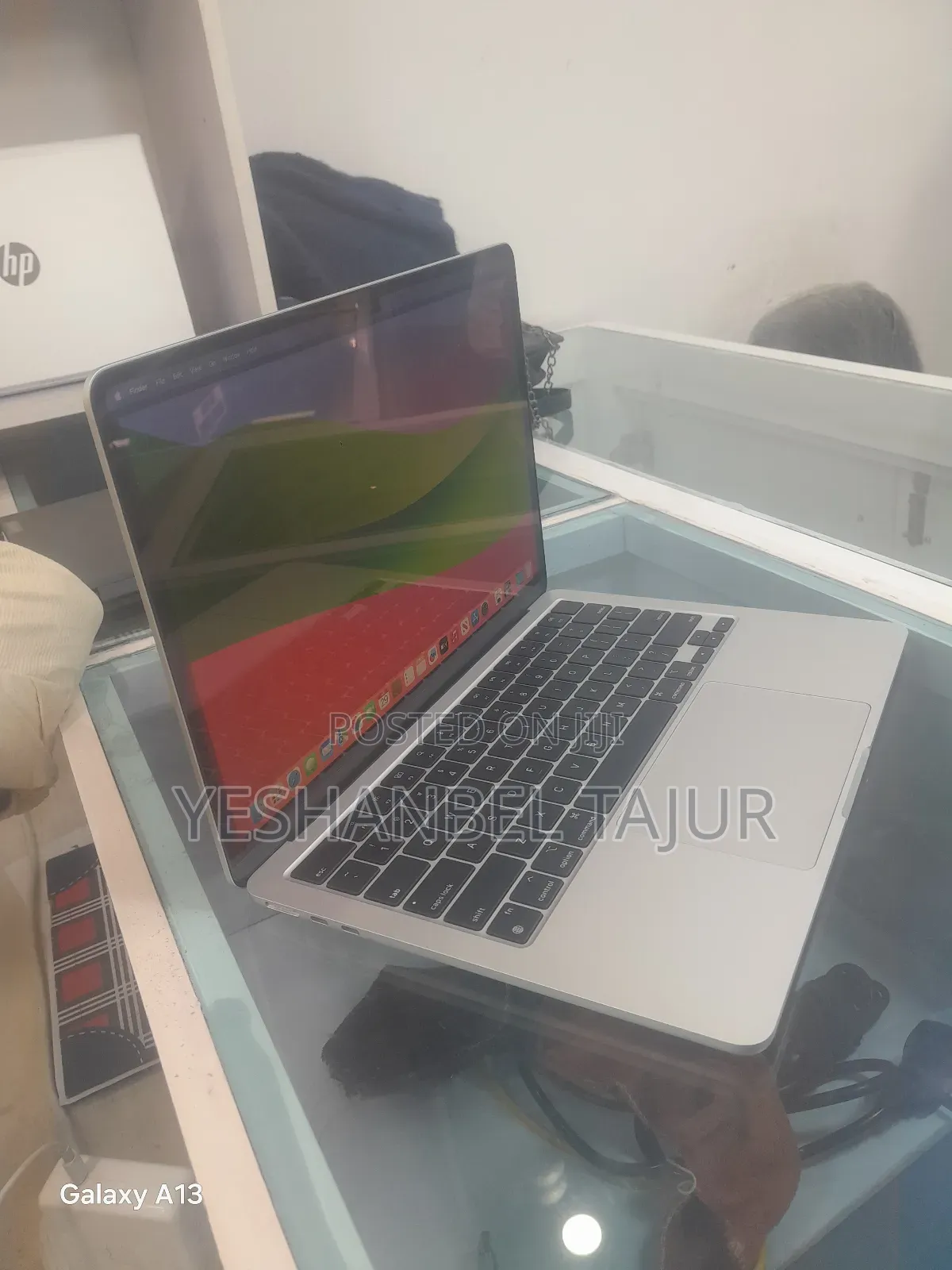 New Laptop Apple MacBook Air 2024 M3 13-Inch 16GB Apple M3 SSD 512GB