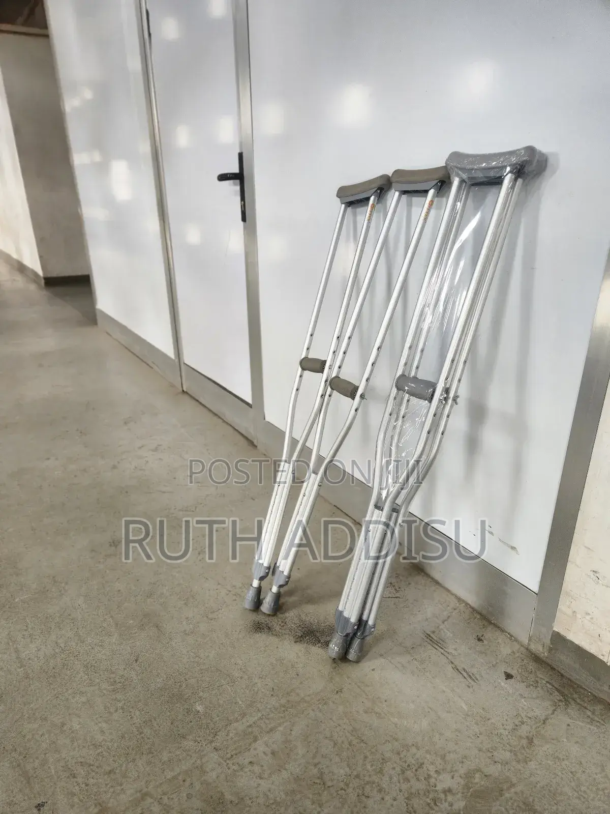 Crutches胺我crutches然亦axillary Crutches腱我crutches殲我crutches