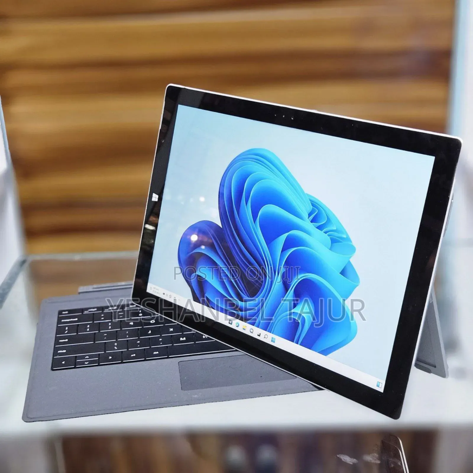 New Laptop Microsoft Surface Book 3 8GB Intel Core I5 SSD 256GB