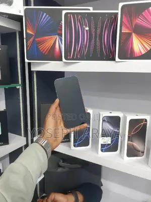 New Apple iPhone 16 128 GB Green