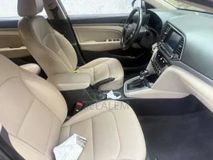 Hyundai Avante 2017 Silver