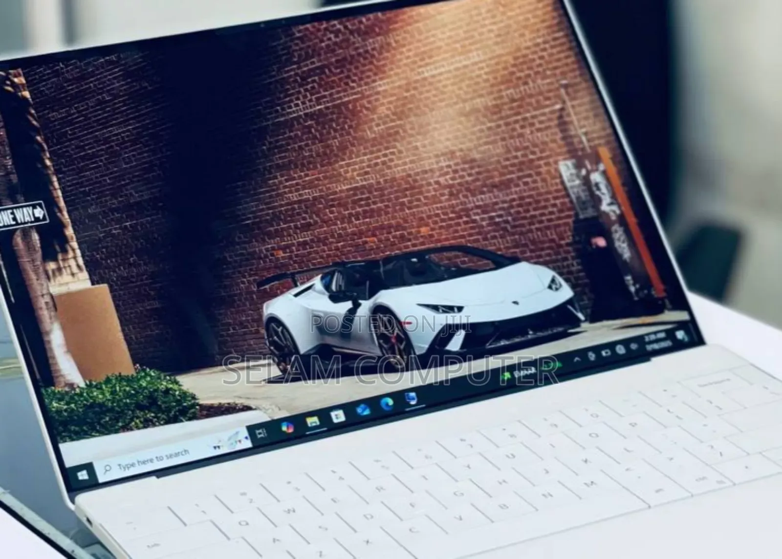 New Laptop Dell XPS 15 16GB Intel Core I7 SSD 512GB