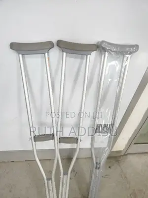 Photo - Crutches劣勢crutches盎蔽axillary Bilateral Crutches頂級crutches