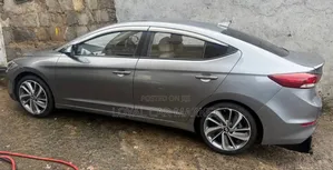 Photo - Hyundai Avante 2017 Gray